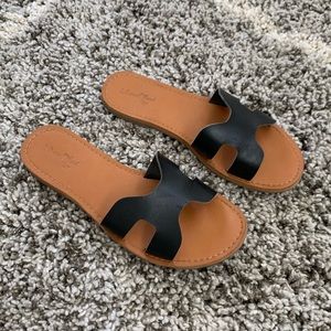 Size 6 Black Slip On Sandals